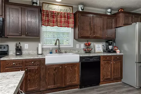 401 Gentry Rd, Seneca, SC 29678 photo 7