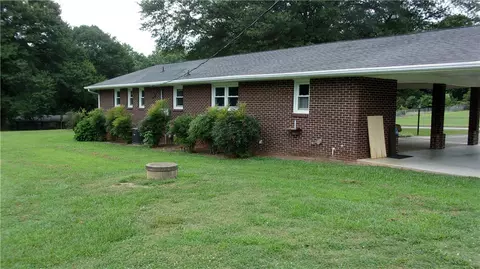 107 Dacus Dr, Williamston, SC 29697 photo 17