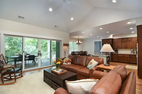 111 Lindos Dr, Seneca, SC 29672 photo 8