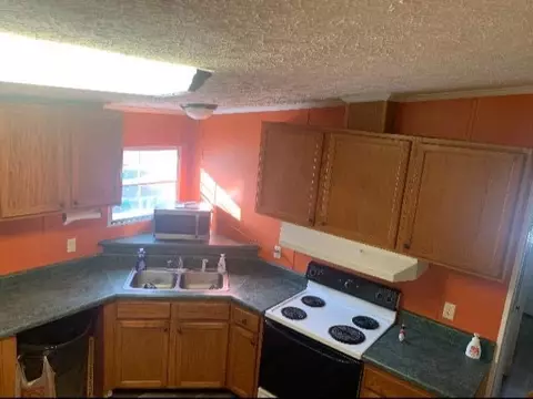 369 Trillium Dr, Mountain Rest, SC 29664 photo 2
