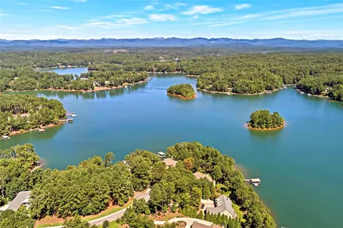 427 E Waterside Dr, Seneca, SC 29672 photo 10