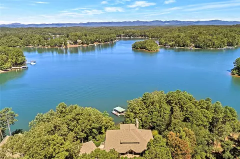 427 E Waterside Dr, Seneca, SC 29672 photo 9