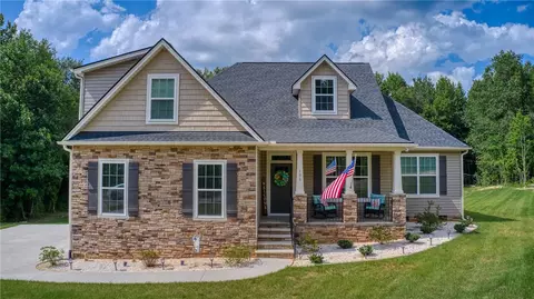 106 Mckenna Dr, Pelzer, SC 29669 photo 1