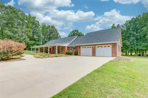 116 Ada Beth Dr, Pickens, SC 29671 photo 2