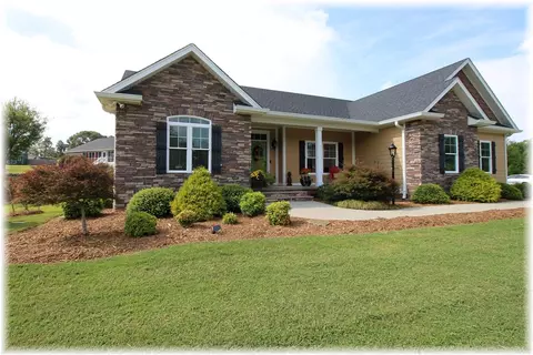 116 N Grant Rd, Seneca, SC 29678 photo 2