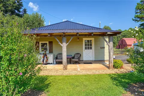 1356 Thomas Mill Rd, Easley, SC 29640 photo 1