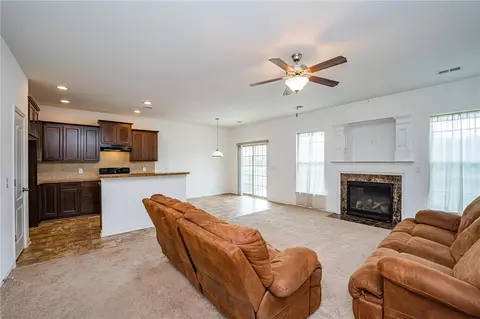 153 Caledonia Dr, Easley, SC 29642 photo 2