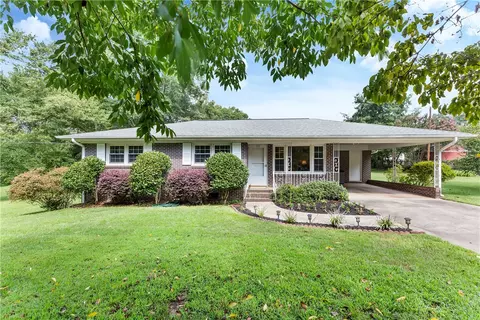 321 Buchanan Cir, Pendleton, SC 29670 photo 1