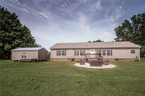 133 Miller Dr, Central, SC 29630 photo 8
