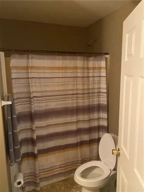 110 Crown Ct, Williamston, SC 29697 photo 4