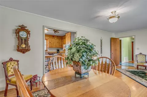 101 Spring St, Easley, SC 29640 photo 4