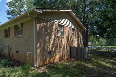 100 Roosevelt Dr, Easley, SC 29642 photo 18