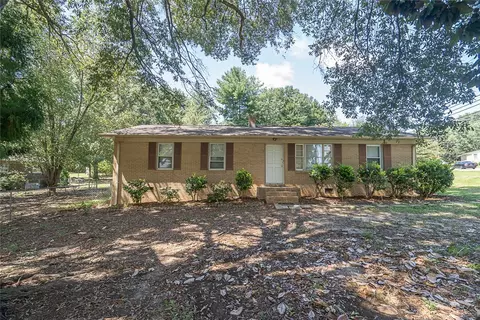 100 Roosevelt Dr, Easley, SC 29642 photo 2