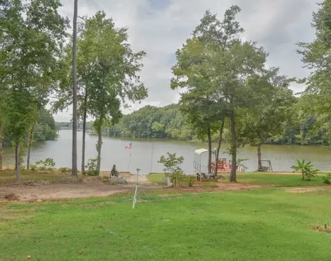 379 Neptune Dr, Waterloo, SC 29384 photo 2