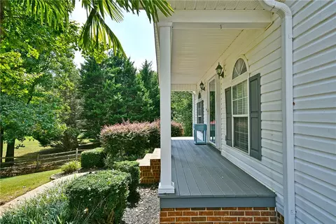 110 Bethany Dr, Pelzer, SC 29669 photo 5