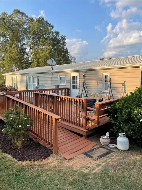 104 Kimberly Dr, Easley, SC 29642 photo 3