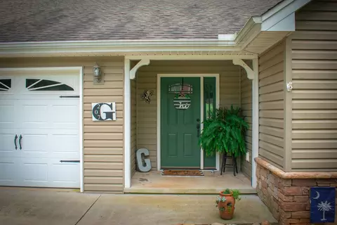 207 Doyle Dr, Seneca, SC 29678 photo 3