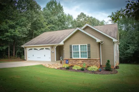 207 Doyle Dr, Seneca, SC 29678 photo 1