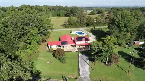 110 Pack Rd, Pelzer, SC 29669 photo 2