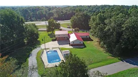 110 Pack Rd, Pelzer, SC 29669 photo 5