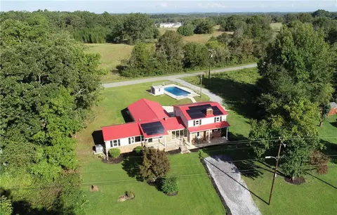 110 Pack Rd, Pelzer, SC 29669 photo 4