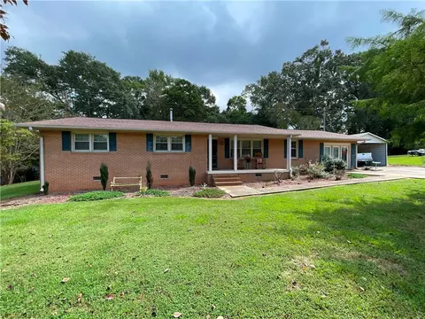 10 E Summit Dr, Ware Shoals, SC 29692 photo 1