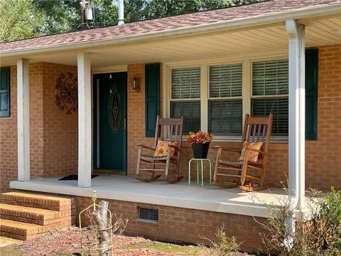 10 E Summit Dr, Ware Shoals, SC 29692 photo 4