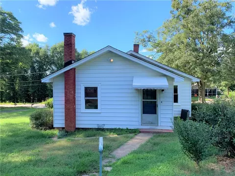 132 E Jones Ave, Pickens, SC 29671 photo 10
