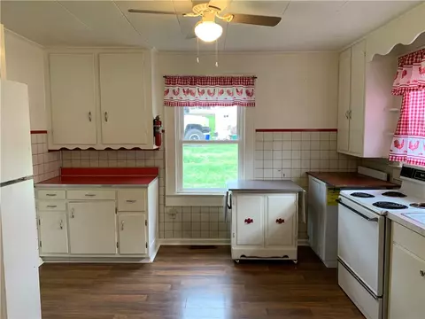 132 E Jones Ave, Pickens, SC 29671 photo 17