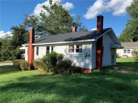 132 E Jones Ave, Pickens, SC 29671 photo 9