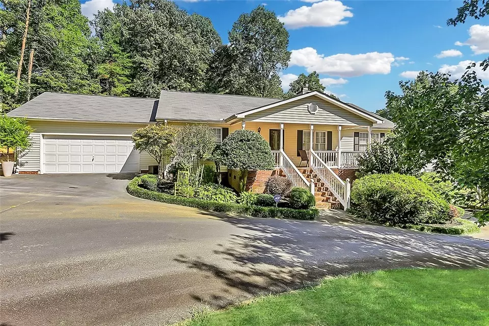  111 Sheffield Rd, Greer, SC 29651 photo 3