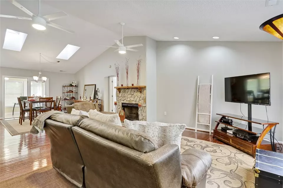  111 Sheffield Rd, Greer, SC 29651 photo 6