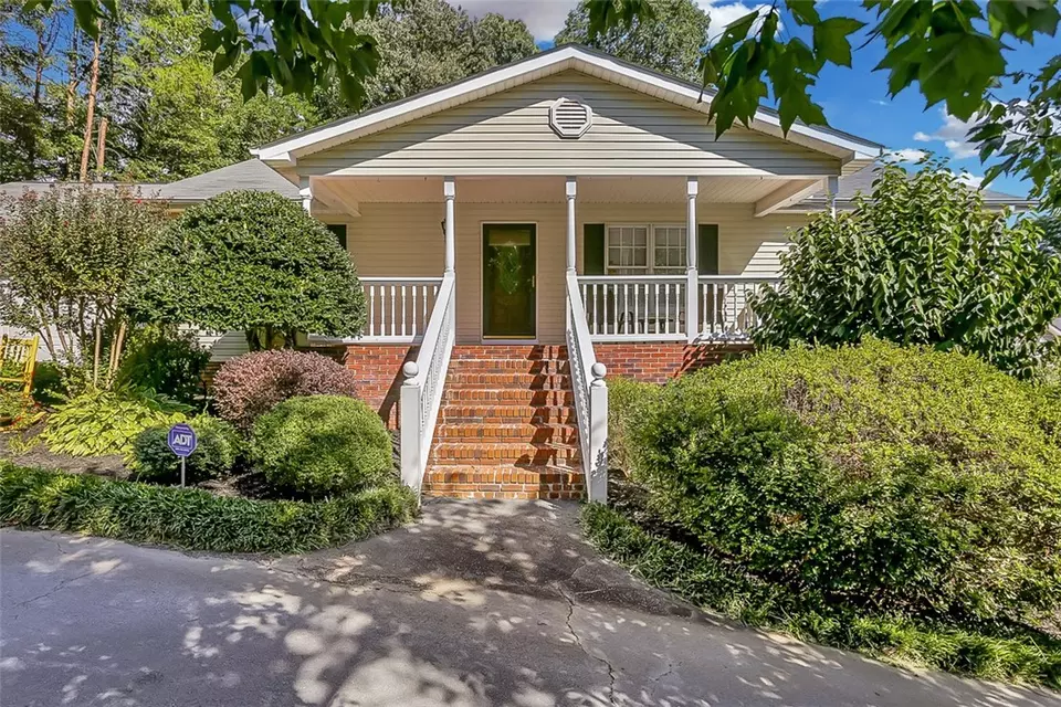  111 Sheffield Rd, Greer, SC 29651 photo 4