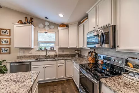 310 Buchanan Trl, Seneca, SC 29672 photo 9