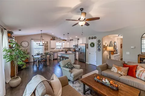 310 Buchanan Trl, Seneca, SC 29672 photo 6