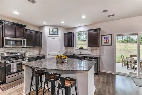 327 Avendell Dr, Easley, SC 29642 photo 2