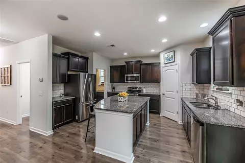 327 Avendell Dr, Easley, SC 29642 photo 5