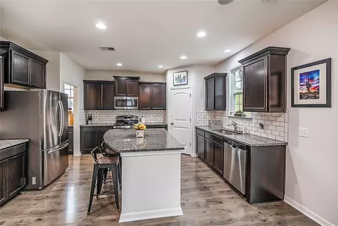 327 Avendell Dr, Easley, SC 29642 photo 3