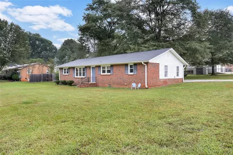 119 Iris Dr, Easley, SC 29642 photo 2