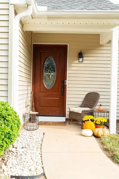 705 E South Boundary St, Walhalla, SC 29691 photo 2