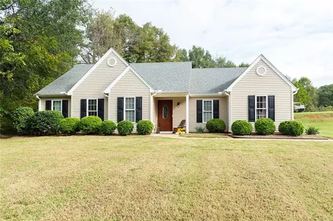705 E South Boundary St, Walhalla, SC 29691 photo 1
