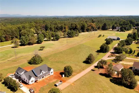 2005 Aberdeen Ln, Walhalla, SC 29691 photo 2