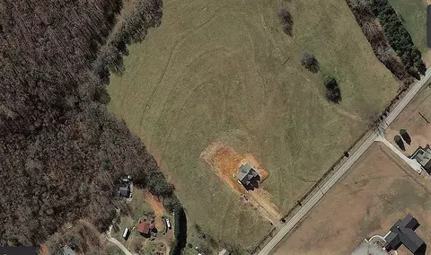 1111 Cherokee Rd, Pelzer, SC 29669 photo 1