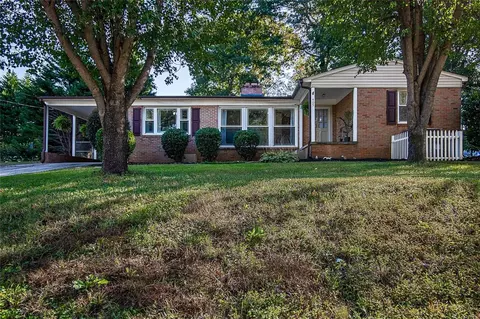 405 Stewart Dr, Easley, SC 29640 photo 1
