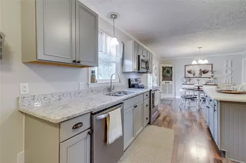 301 Richard St, Easley, SC 29640 photo 7
