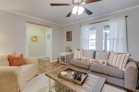 301 Richard St, Easley, SC 29640 photo 3