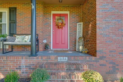 301 Richard St, Easley, SC 29640 photo 2