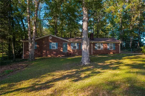 203 Hickory Dr, Easley, SC 29642 photo 4