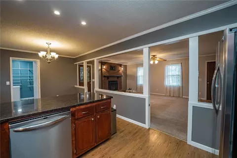 203 Hickory Dr, Easley, SC 29642 photo 18