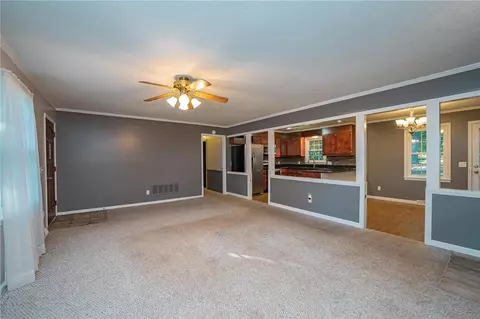 203 Hickory Dr, Easley, SC 29642 photo 17